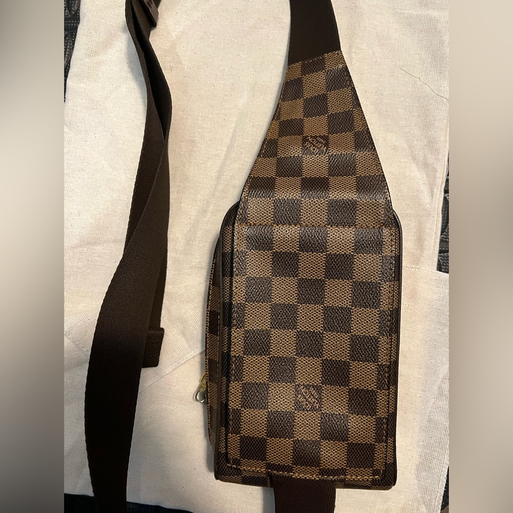 Louis Vuitton Damier Ebene Crossbody bag - Picture 6 of 9